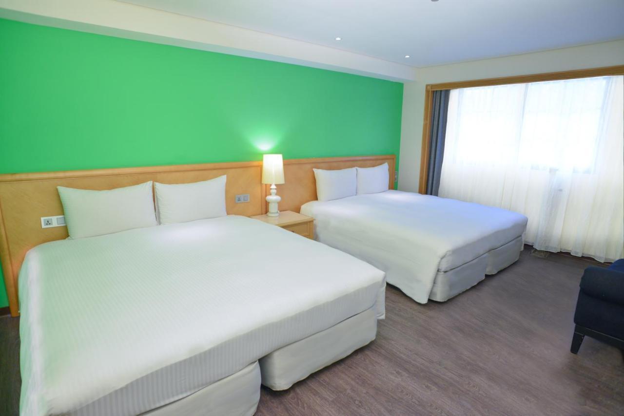 Green World Triple Beds Taipei Exterior photo